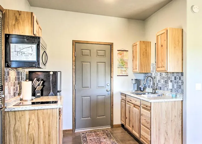 Cozy Casita W/ Gas Grill: Pets Welcome! Apartment Elgin